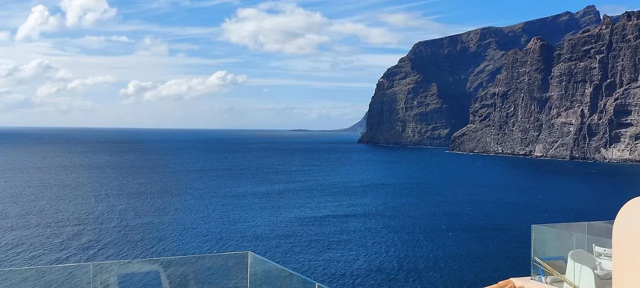 Studio En Los Gigantes Con Amplia Terraza 아칸티라도 0*,  스페인